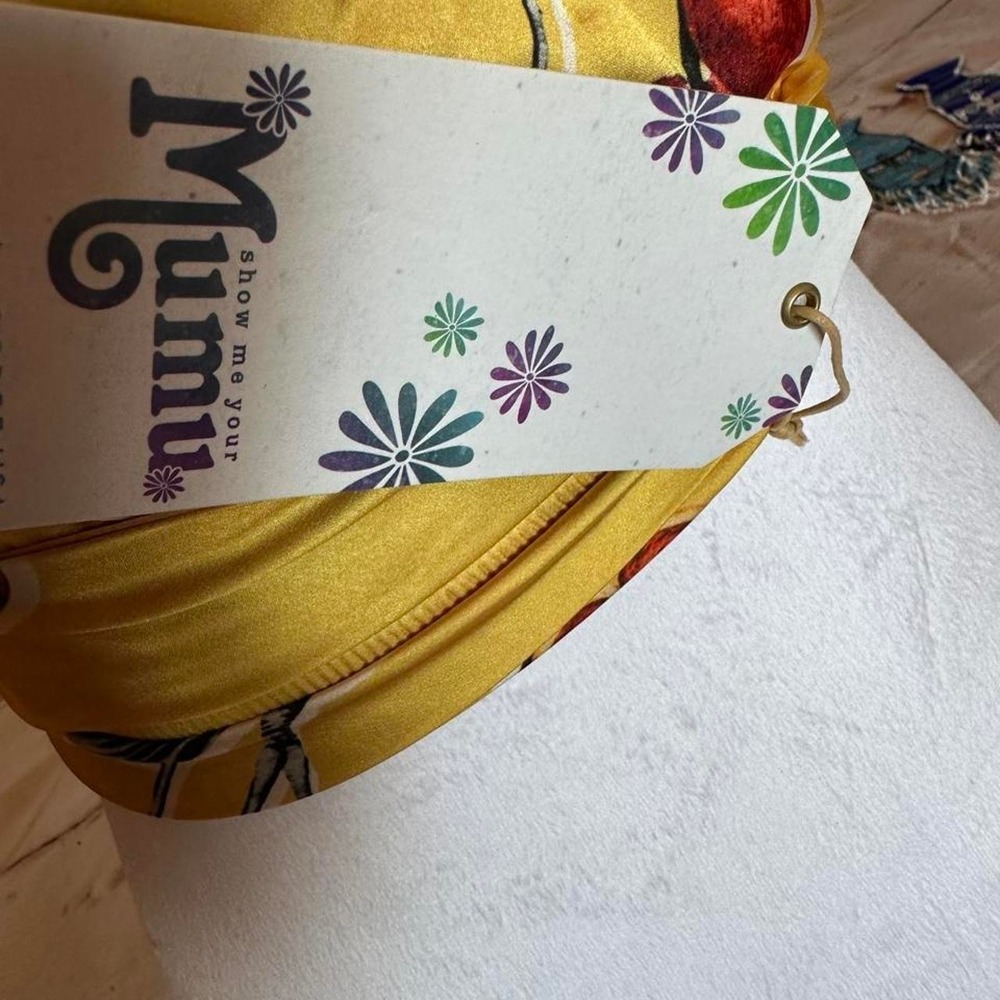 Show me your Mumu yellow silk wrap top with orange slices and leaves print, s... - Picture 2 of 8
